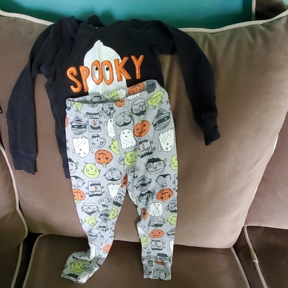 Carter's Other - Set of Halloween Pjs Carter's Other - Set of Halloween Pjs